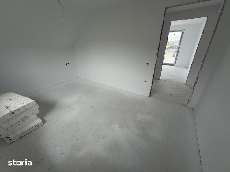 Casă cu 4 camere cu Teren 330 Mp în Ștrand
