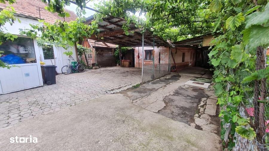 Casă cu 1 camere cu Teren 450 Mp în Trei Stejari