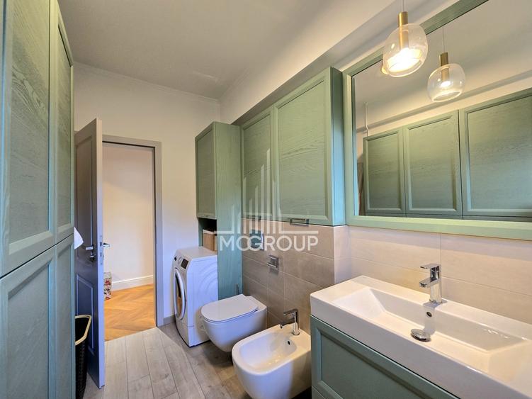 Apartament cu 4 camere semidecomandat, mobilat în Central