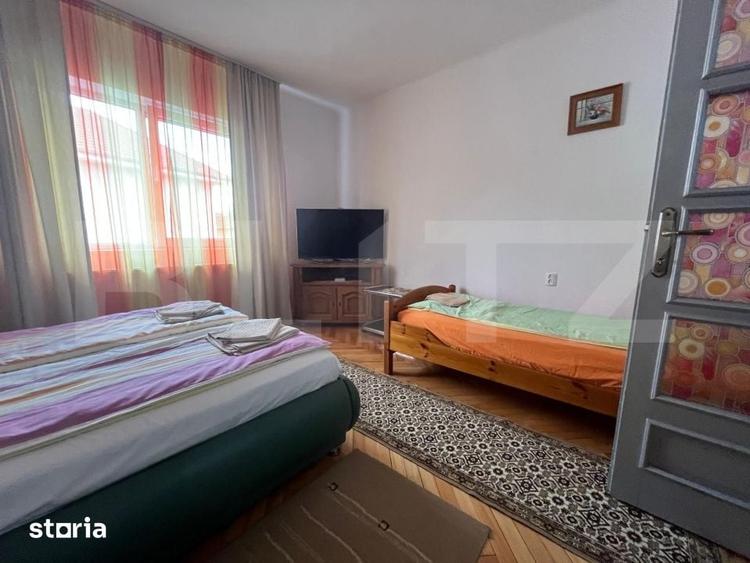 Casă cu 10 camere cu Teren 2000 Mp în Sântandrei