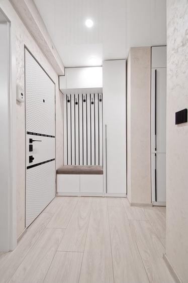 Apartament cu 3 camere decomandat în Exterior Vest