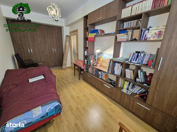 Garsonieră decomandată în Central