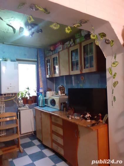 Apartament cu 2 camere semidecomandat în Petrila