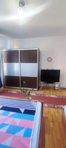 Apartament cu 3 camere decomandat în Craiter
