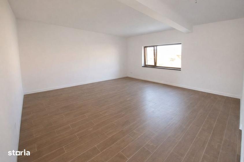 Casă cu 4 camere în Tomești