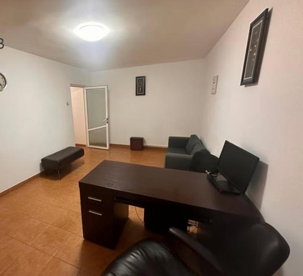 Apartament cu 4 camere decomandat în E3