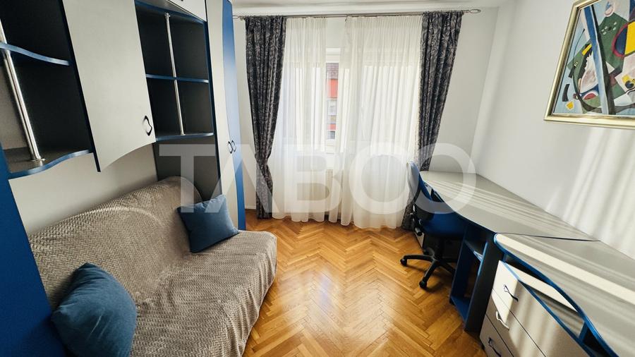 Apartament cu 3 camere decomandat, mobilat în Vasile Aaron