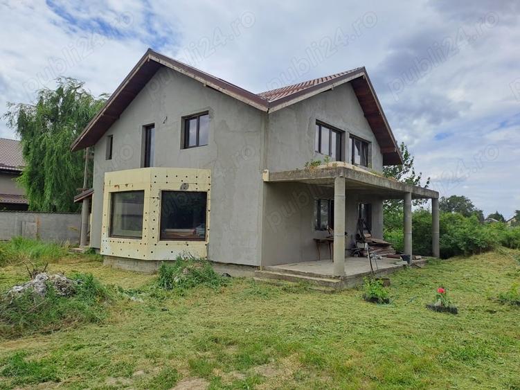 Casă cu 6 camere în Clinceni