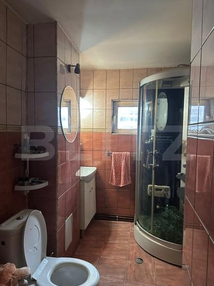 Apartament cu 3 camere decomandat, mobilat în Câmpeni