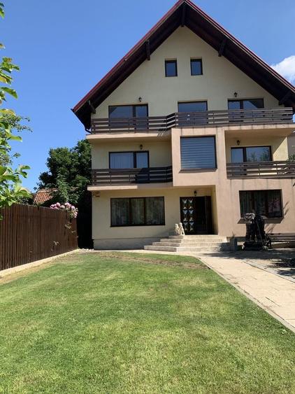 Casă cu 4 camere cu Teren 1000 Mp în Central