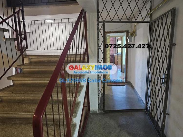 Apartament cu 3 camere decomandat în Republicii