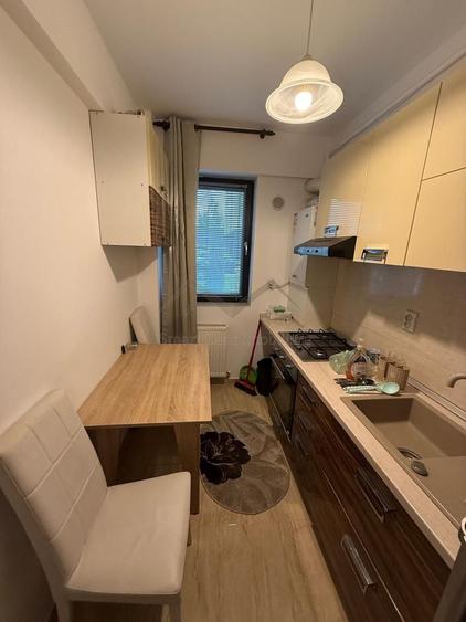 Garsonieră decomandată în Valea Adâncă