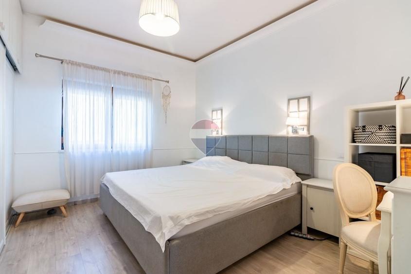 Apartament cu 4 camere semidecomandat, mobilat în Turda