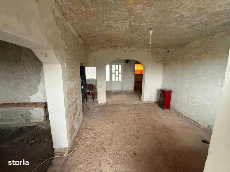 Casă cu 4 camere cu Teren 700 Mp în Semicentral
