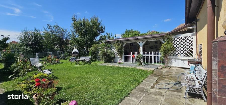 Casă cu 3 camere în Lazaret