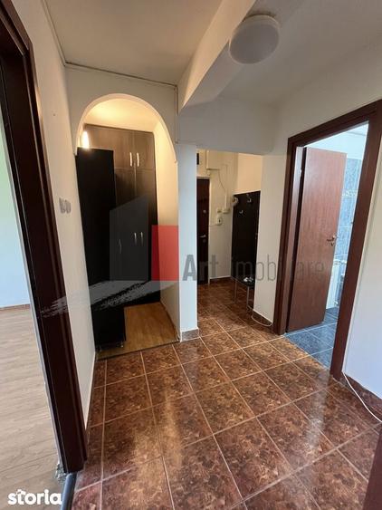 Apartament cu 2 camere decomandat, mobilat în Drumul Taberei — fotografia 2