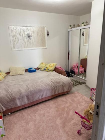 Apartament cu 3 camere decomandat în Florești — fotografia 1