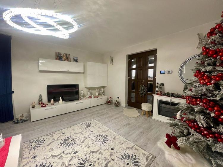 Casă individuală cu 4 camere cu Canalizare în Marginea