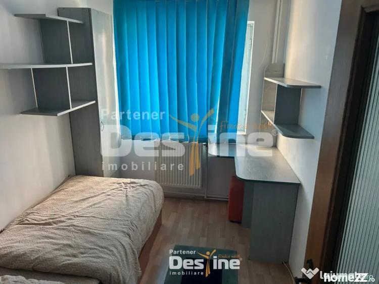 Apartament cu 3 camere semidecomandat în Podu Roș
