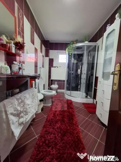 Casă cu 7 camere cu Teren 4600 Mp în Central