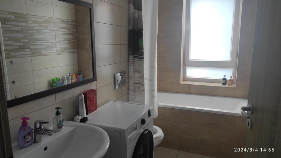 Apartament cu 3 camere decomandat, mobilat în Răcădău