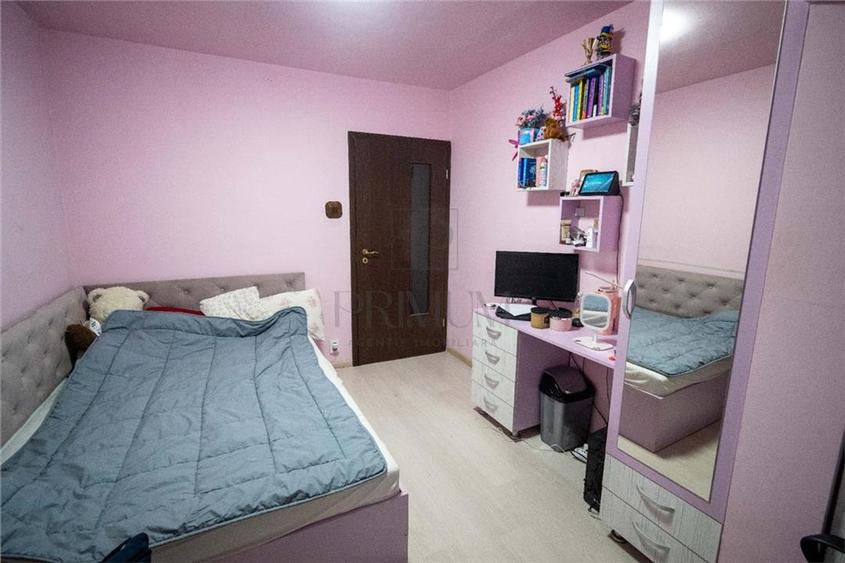 Apartament cu 4 camere decomandat, mobilat în Soarelui