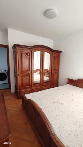 Apartament cu 2 camere decomandat în Micro 20