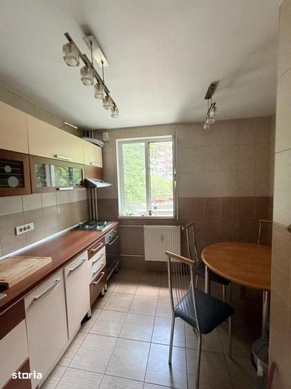 Apartament cu 3 camere semidecomandat în Drumul Taberei