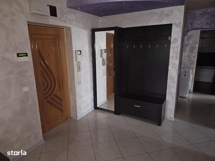 Apartament cu 3 camere decomandat în Popa Șapcă
