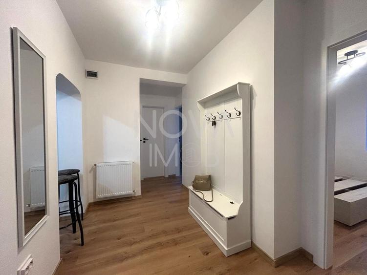 Apartament cu 3 camere decomandat, mobilat în Ștrand