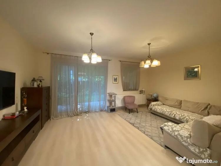 Casă cu 4 camere cu Teren 300 Mp în Central