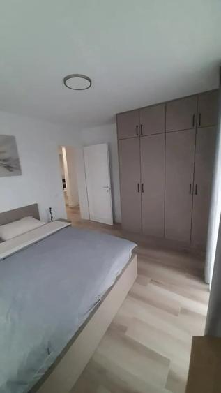 Apartament cu 3 camere decomandat în Borhanci