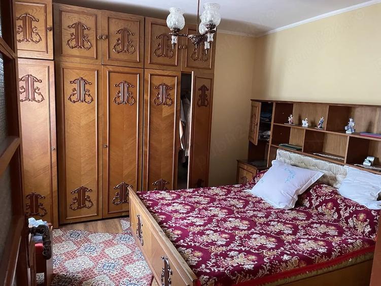 Casă cu 4 camere cu Teren 1400 Mp în Ghirdoveni