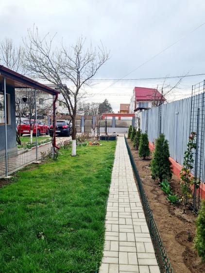 Casă individuală cu 5 camere cu Canalizare în Andronache