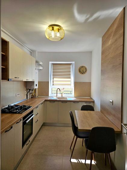 Apartament cu 2 camere decomandat în Noua