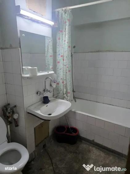 Garsonieră decomandată în Calea București