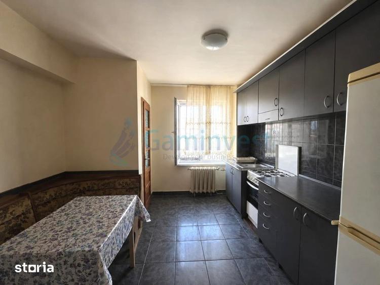 Apartament cu 4 camere decomandat, mobilat în Sânmartin