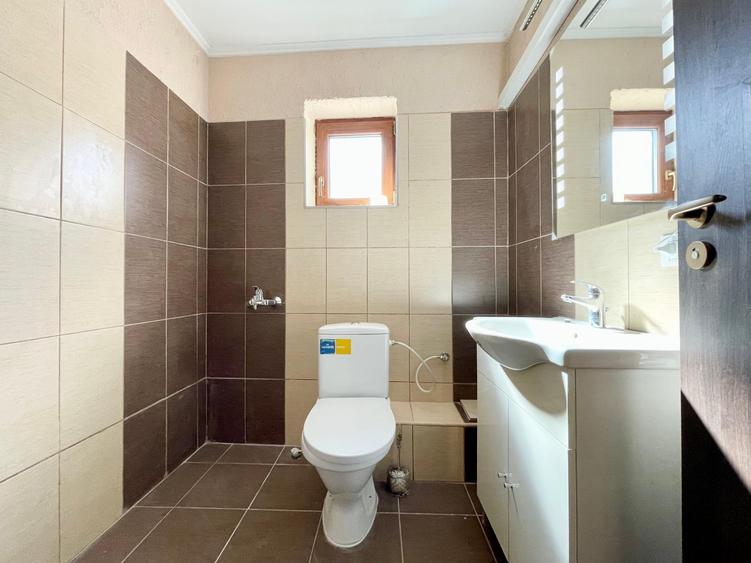 Duplex cu 5 camere cu Teren 380 Mp în Dumbrăvița