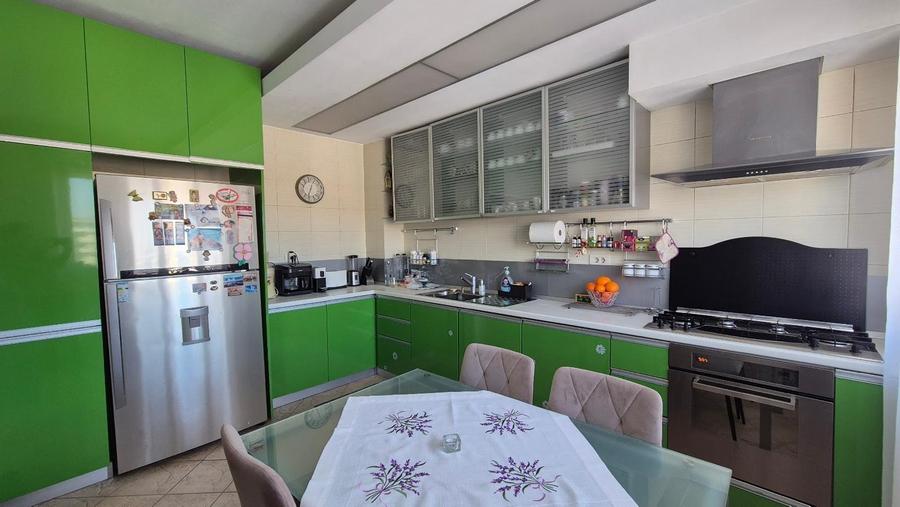 Apartament cu 4 camere decomandat, mobilat în Floreasca