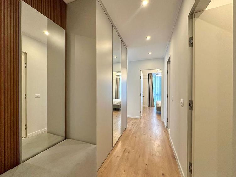 Apartament cu 3 camere decomandat, mobilat în Central