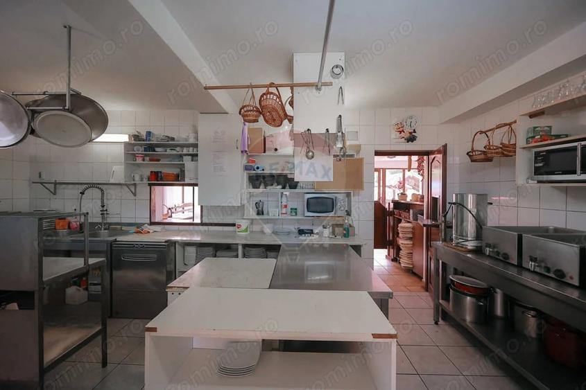 Casă cu 10 camere cu Teren 515 Mp în Vârtop