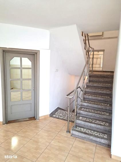 Casă cu 5 camere cu Teren 200 Mp în Central