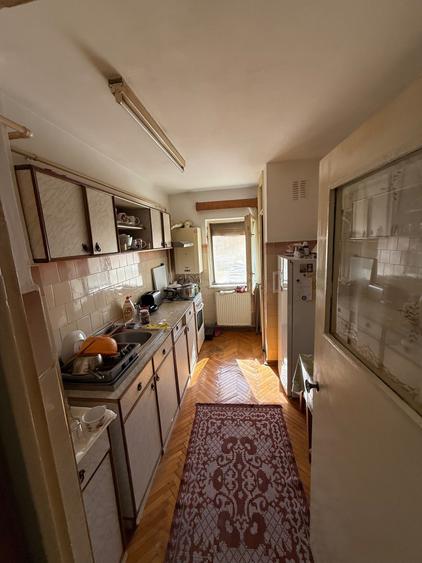 Apartament cu 3 camere decomandat în Micro 17