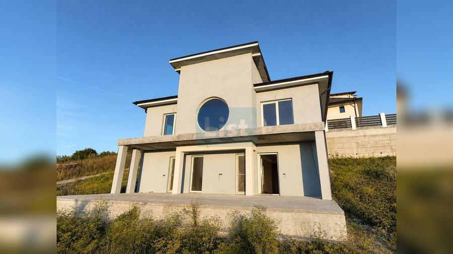 Casă cu 4 camere cu Teren 500 Mp în Apahida