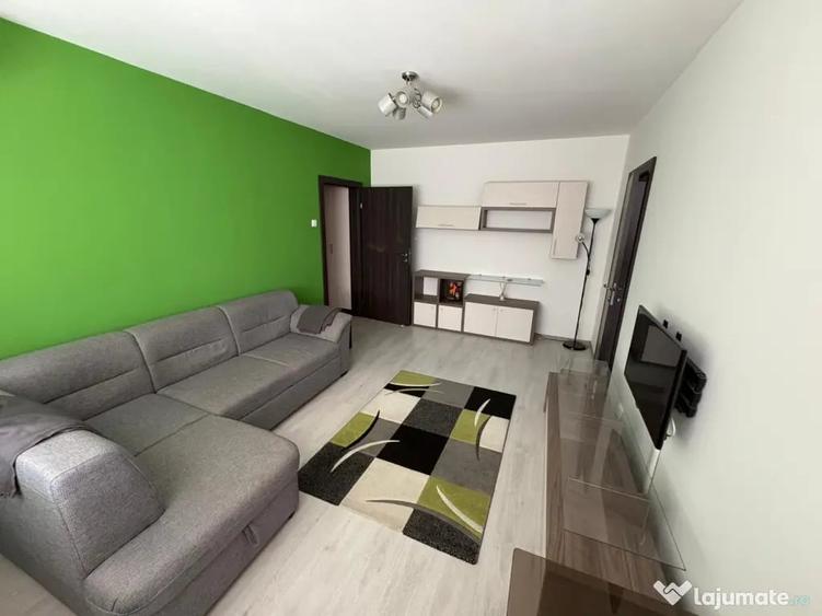 Apartament cu 2 camere semidecomandat în Apusului