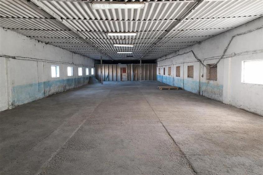 Spațiu comercial, de 800 mp, în Exterior Est