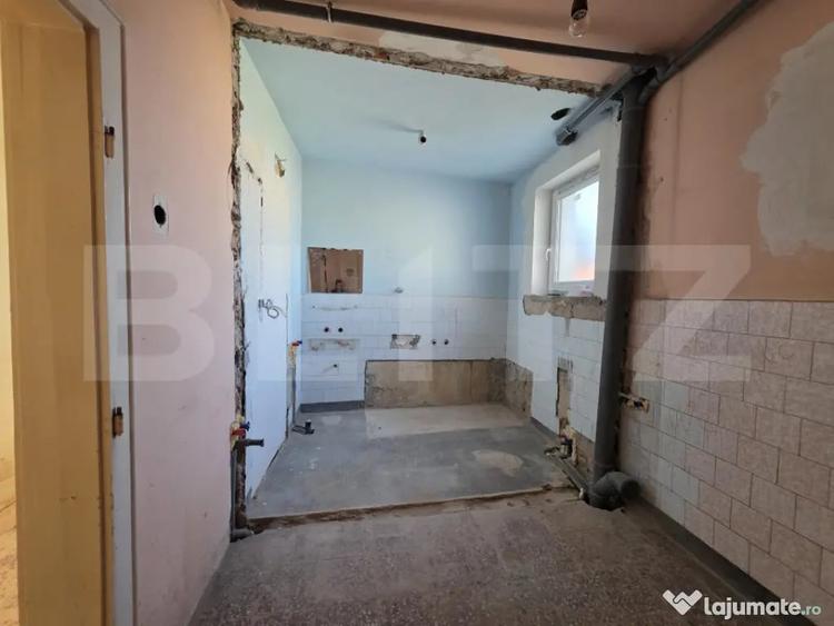Casă cu 5 camere cu Teren 500 Mp în Titulescu