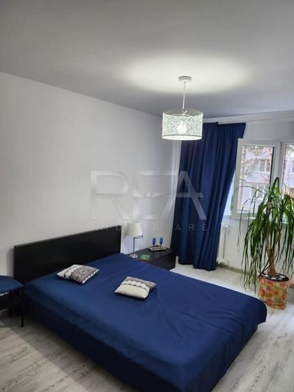 Apartament cu 3 camere semidecomandat, mobilat în Brâncoveanu