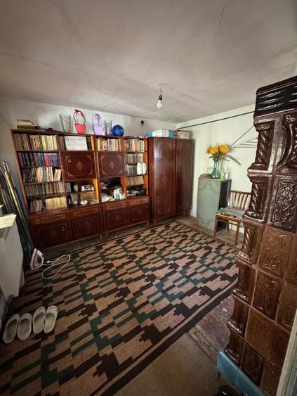 Casă individuală cu 6 camere cu Teren 1570 Mp în Seciu