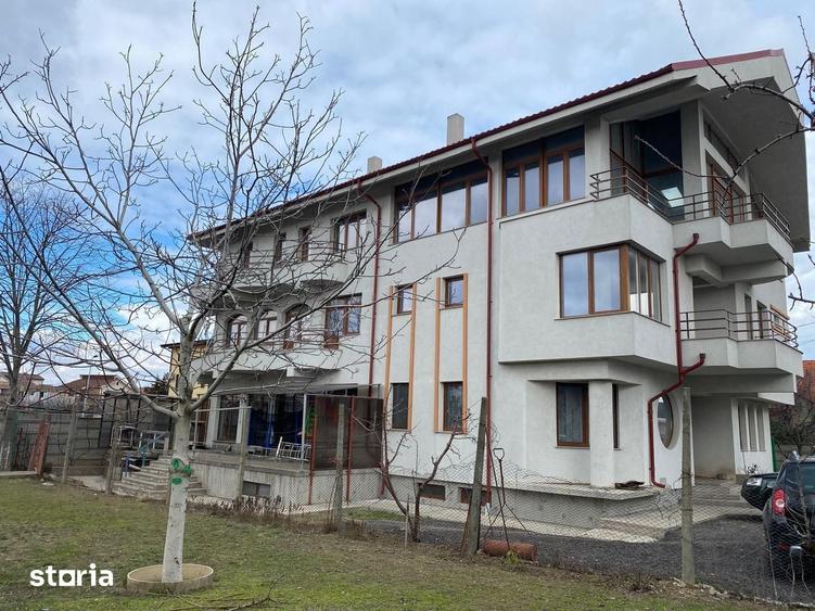 Casă cu Teren 800 Mp în Palazu Mare